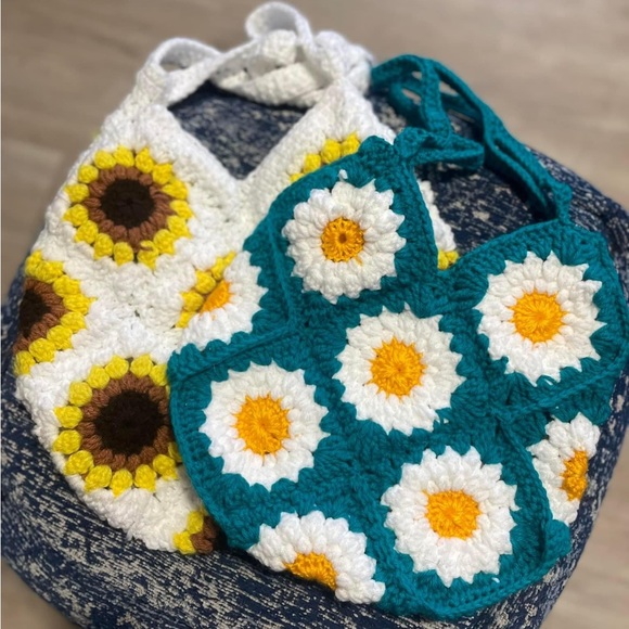 Sunflower/daisy crochet bag - Picture 1 of 3